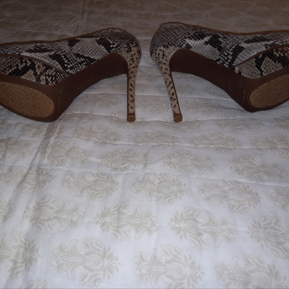 Jessica Simpson high heels - Picture 3 of 6